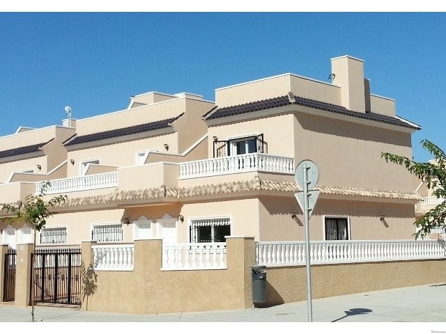 New townhouses in Torre de la Horadada