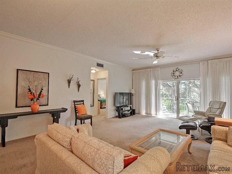 2 bedroom Flat For Sale: 107 W Park.. - 2