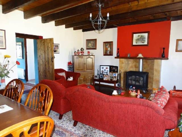 Nice Country House with Outbuilding - 2