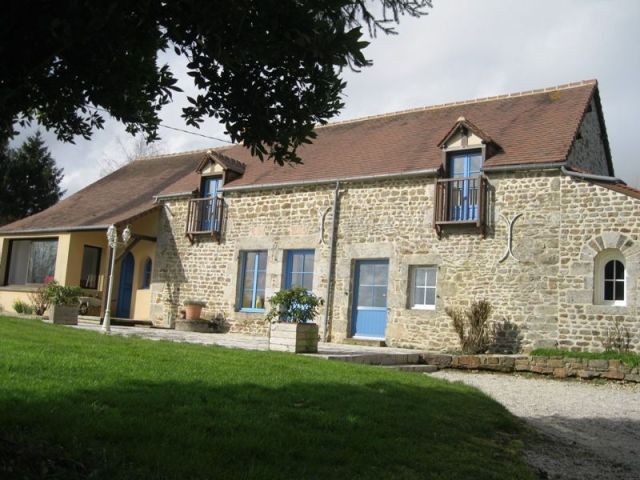 Picturesque Detached House with 3000m2..