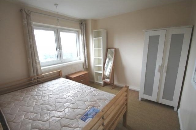 3 bed flat to rent - 2