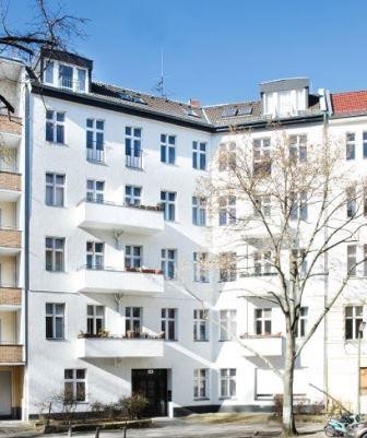 Attractive Altbau Apartment in Good..