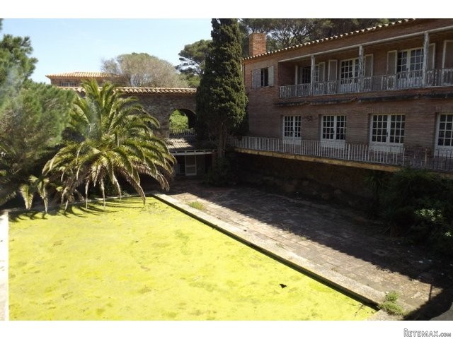 Hotel for sale close to the seafront of.. - 2