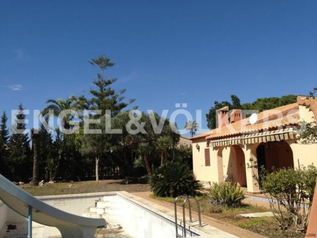 VILLA WITH PLOT OF 1000 M2 IN LA FLORIDA - 2