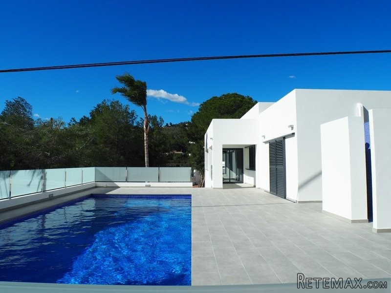 3 Bedrooms - Villa - Alicante - For Sale