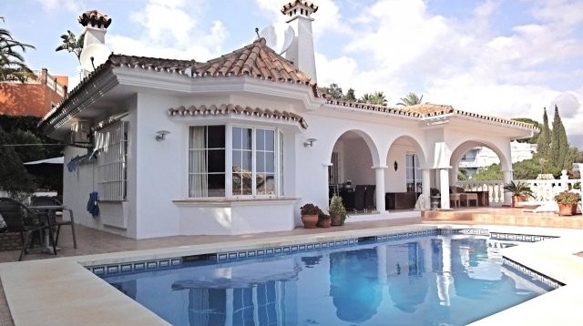 VILLA FOR SALE IN MIJAS COSTA