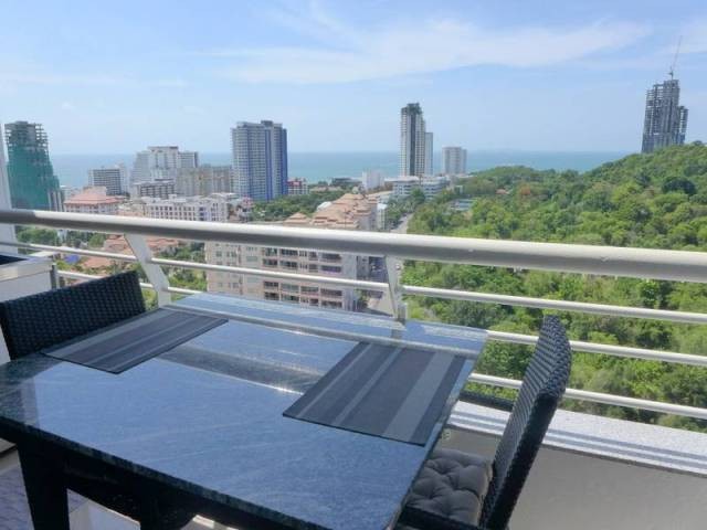 Modern 1-bedroom sea view condo on top..