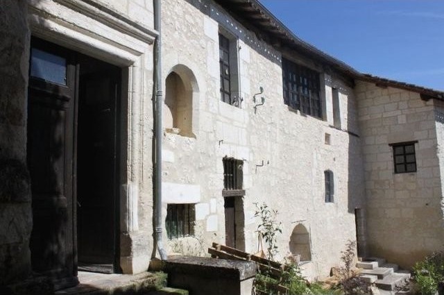4 Apartments In A Former 11th Century.. - 2