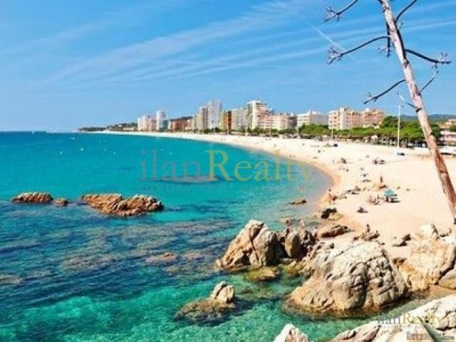 Formidable land for sale in seafront in..