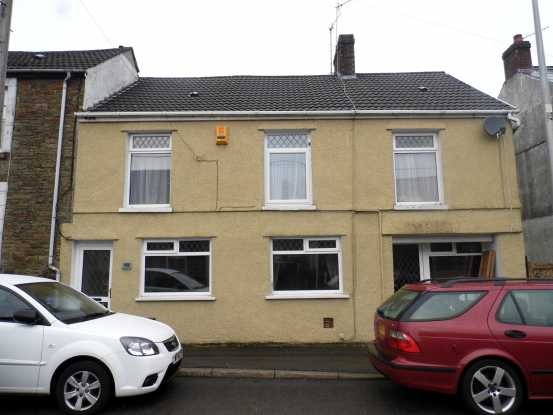 4 bedroom, Semi-detached House house..