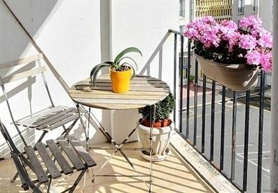 Lovely 2 Bed Apartment With Balcony