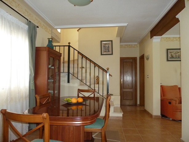 LOVELY DETACHED VILLA - 2