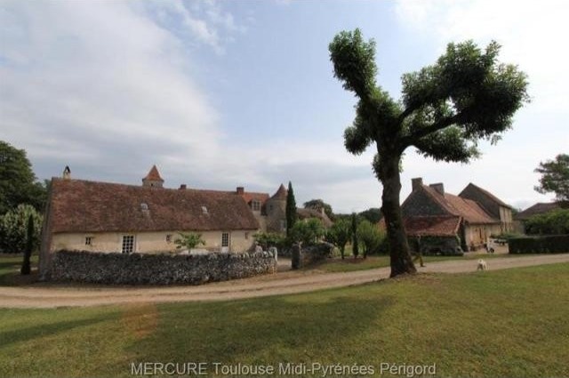 12 bedroom Castle For Sale: 4600 CAHORS - 2