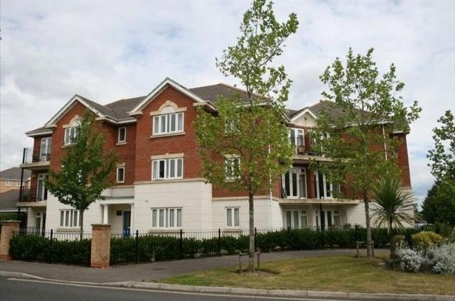 Unfurnished 2 bedroom Flat For Rent:..