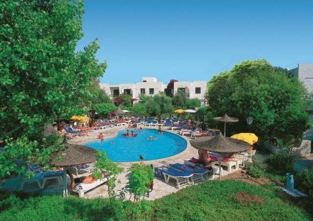 Paphos Gardens Resort Apartments - 2
