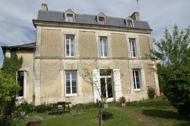 5 bedroom House For Sale: 86110 VIENNE