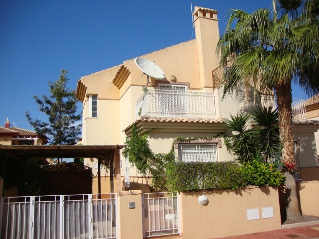3 Bedrooms - Semi Detached - Alicante -..