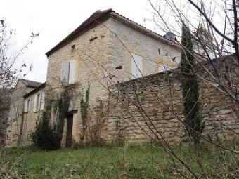 Belves - Situated In A Quiet Area And..