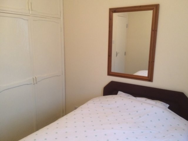 ROOM TO LET IN HOLLINSWOOD - ALL BILLS.. - 2