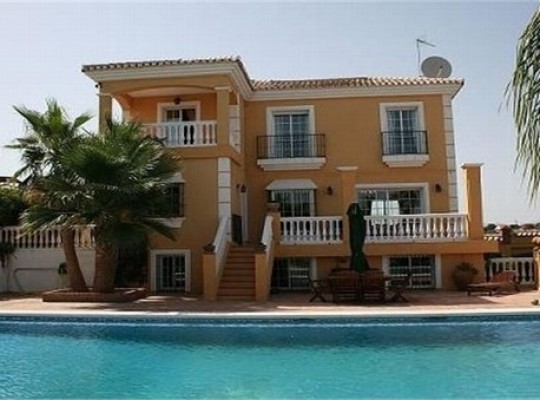 Villa for sale in Coin, Malaga