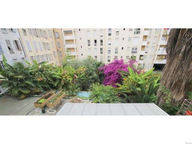 Spacious three bedroom apartment with.. - 2