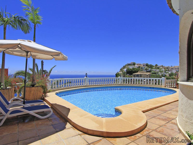 4 Bedrooms - Villa - Alicante - For Sale