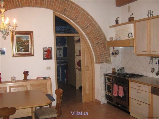 Country/farmhouse - For Sale - South of..