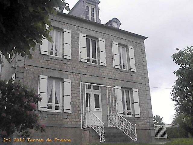 Maison De Maitre With Original Features..