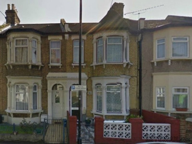 Spacious three bedrooms for sale