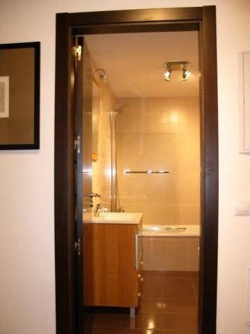Apartment - Apartment - Middle Floor.. - 2