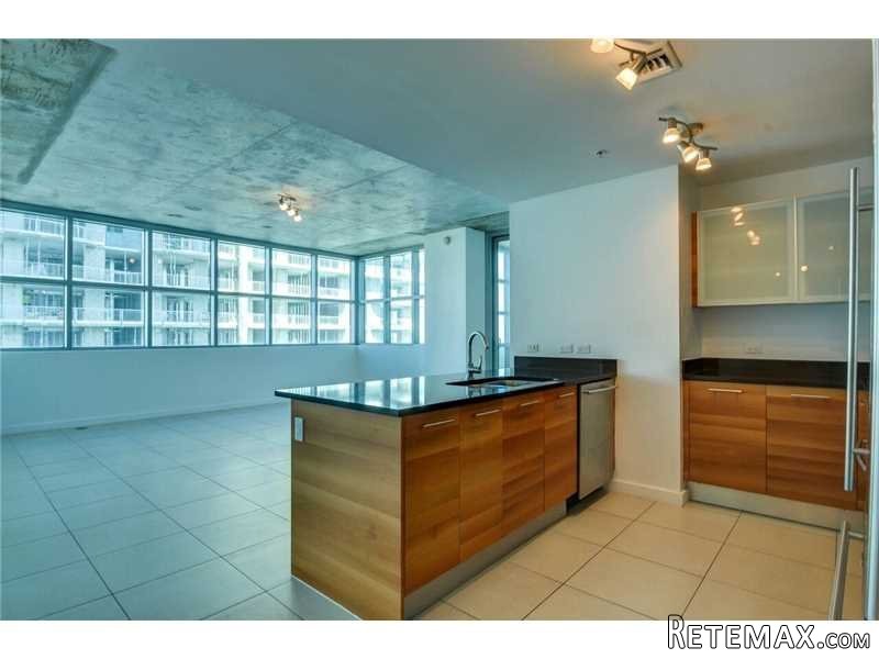 2 bedroom Flat For Sale: 3301 NE 1st..