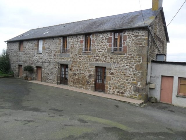 Countryside Property with Garage