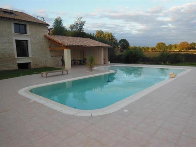 4 bedroom Villa For Sale: 79260 NIORT - 2