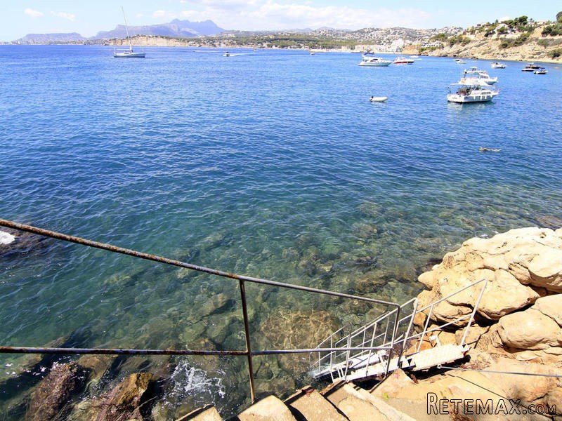 5 Bedrooms - Villa - Alicante - For Sale