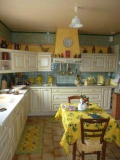 Picturesque Detached House with 3000m2.. - 2