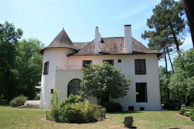 6 bedroom House For Sale: 33000 BORDEAUX - 2