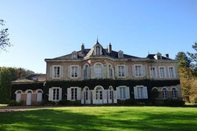 9 bedroom Castle For Sale: 80100..