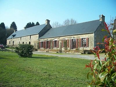 Gite complex with heated pools, 9 hole..