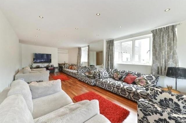 5 Bedrooms - Duplex - London - For Sale