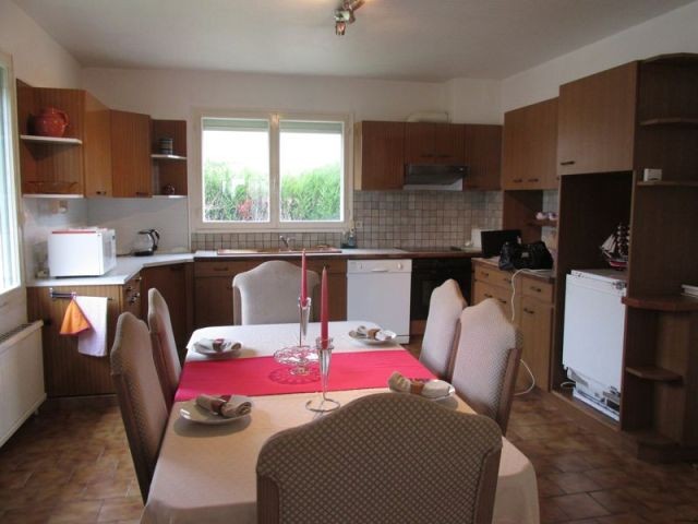 Detached 4/5 Bedroom House With Garage.. - 2