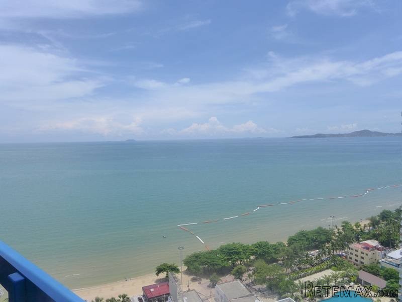 Jomtien Plaza beachfront 2..