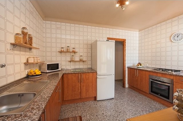 Apartment - An upper flat within a.. - 2