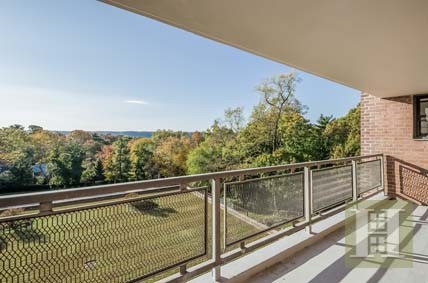 1 bedroom Apartment For Sale: 4705..