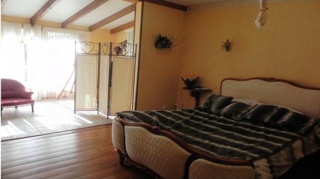 6 Bedroom Farm House For Sale - 2