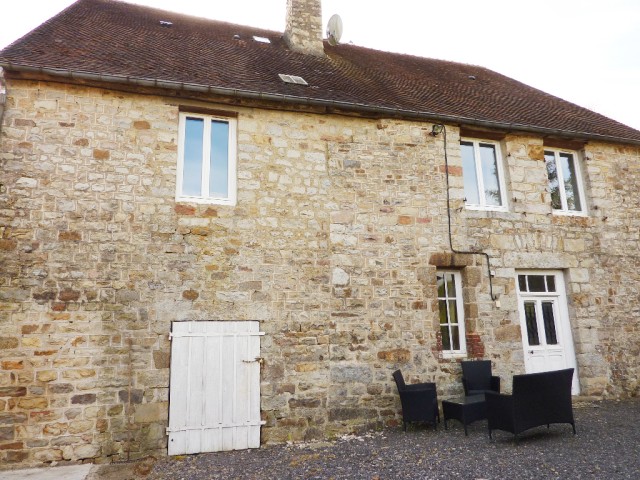 Beautiful Country House and Nice Plot