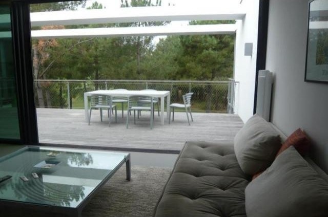 2 bedroom Flat For Sale: 17570 LA..