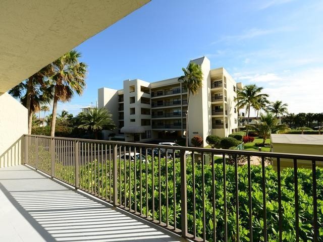 2 bedroom Rental For Sale: Juno Beach.. - 2