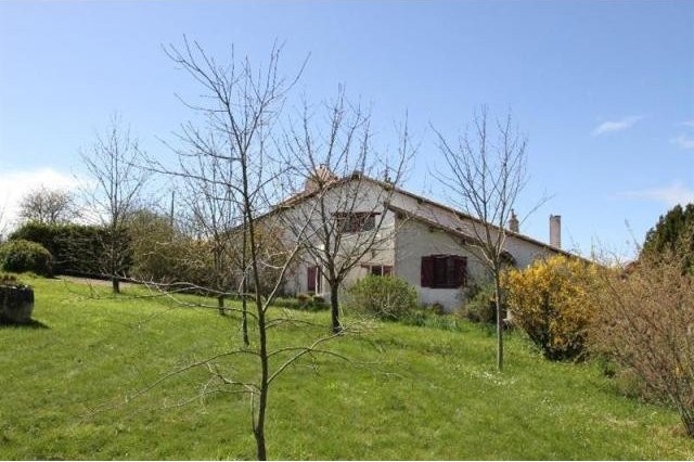 3 bedroom Country House For Sale: 86370.. - 2