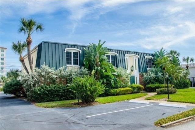 2 bedroom Property For Sale: 1065 EDEN..