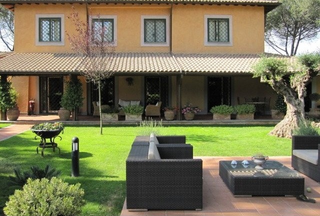 SACROFANO, THE CHARM OF AN OLD FARMHOUSE
